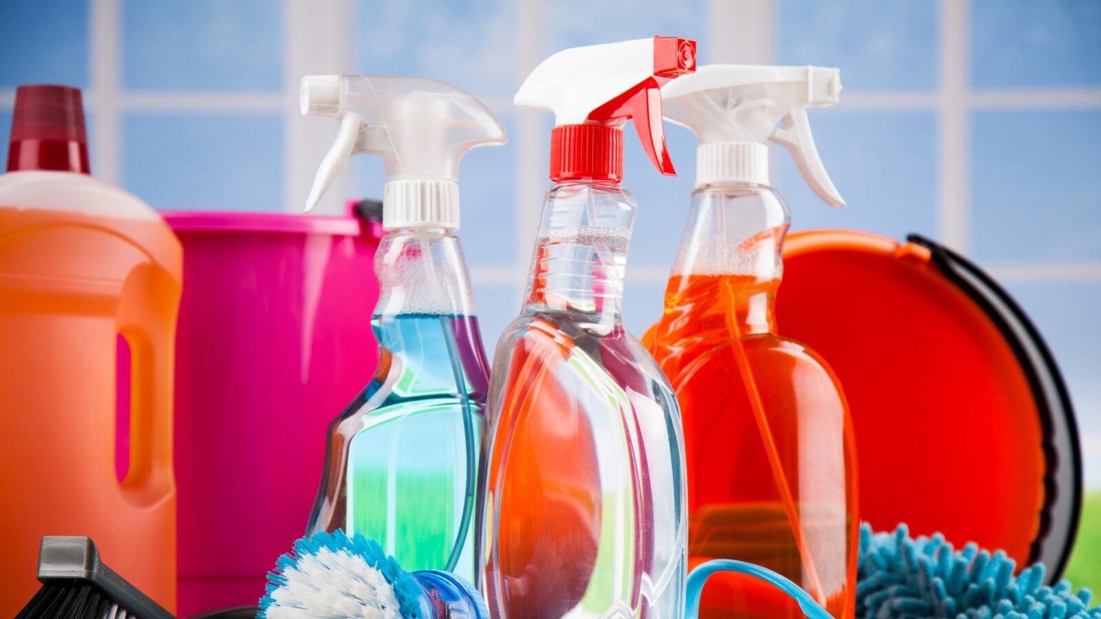 Produtos de limpeza clandestinos representam perigo à saúde e ao meio ambiente