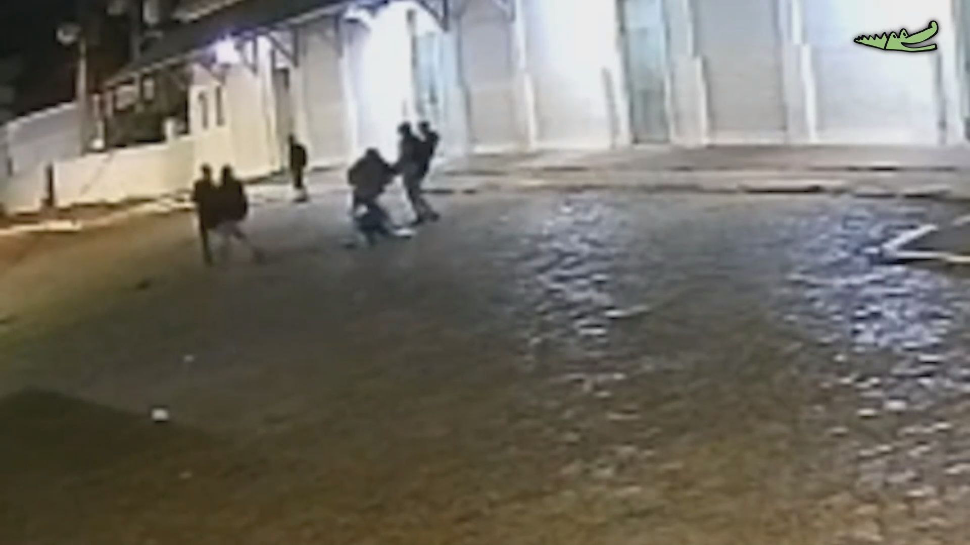 Jovem é agredido e tem moto destruída em crime de homofobia em Campo Grande