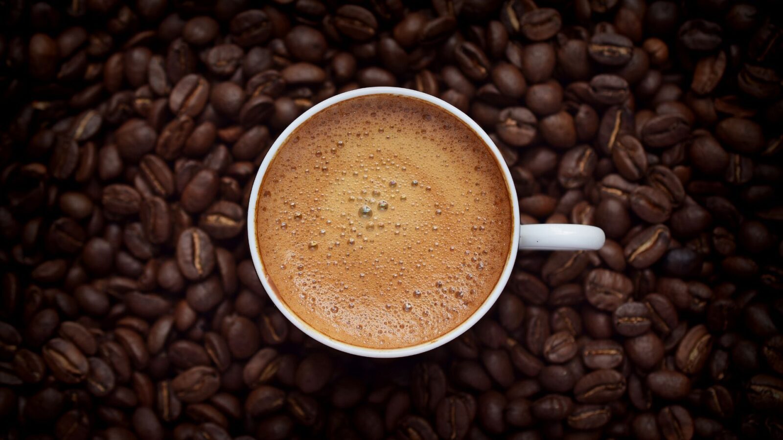 Preço do café deve subir até 15% nos supermercados com alta histórica de 60% em 12 meses