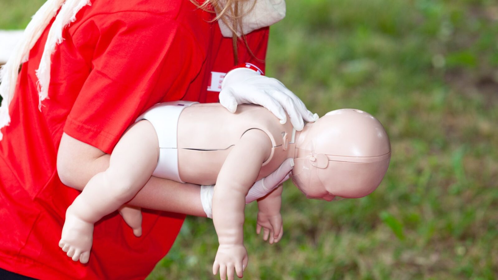 Campo Grande cria lei para que unidades de saúde ofereçam cursos de desengasgo para gestantes e pais