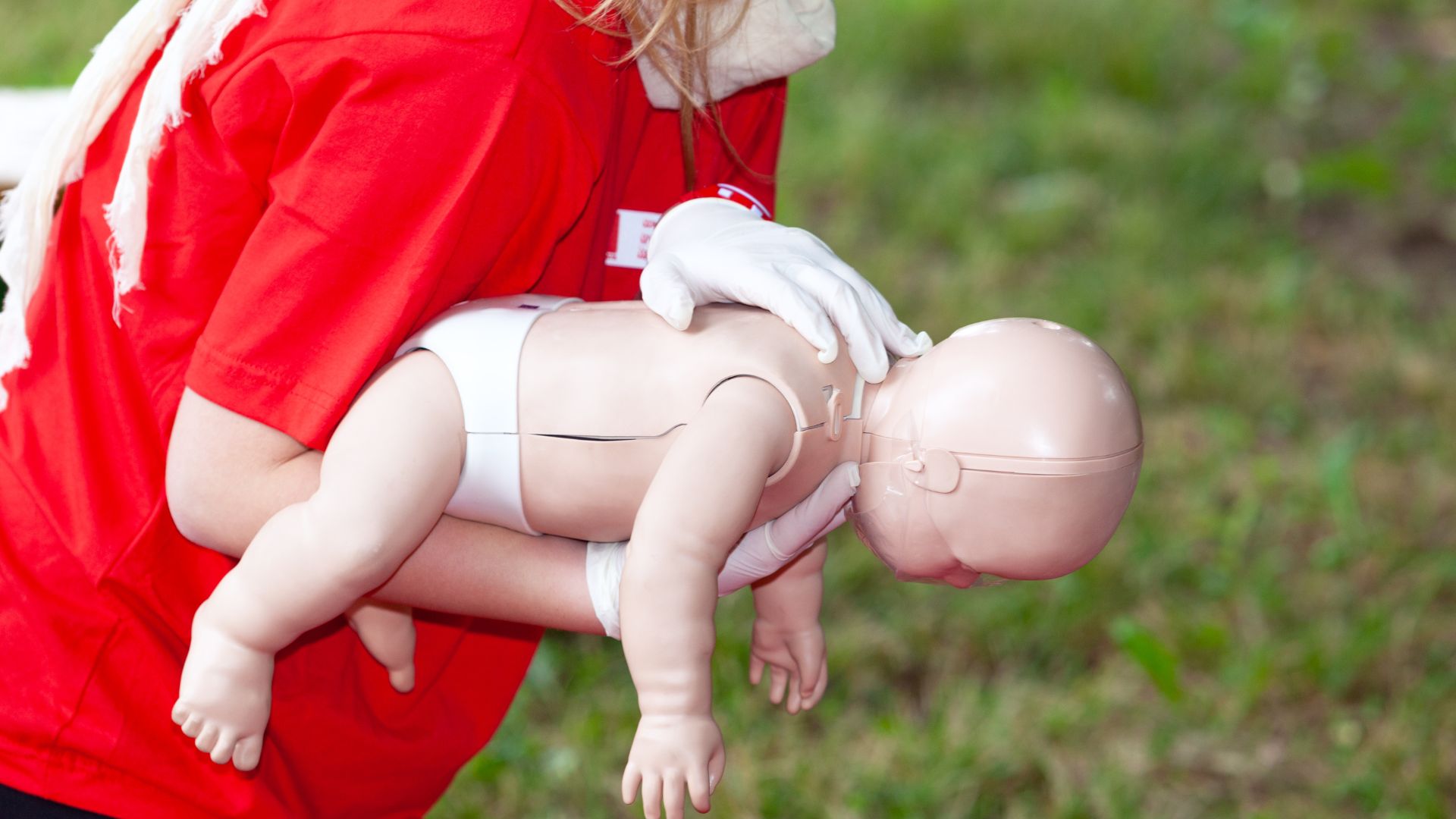 Campo Grande cria lei para que unidades de saúde ofereçam cursos de desengasgo para gestantes e pais
