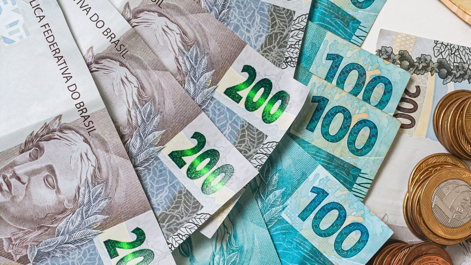 Brasil lidera ranking internacional de supersalários no serviço público