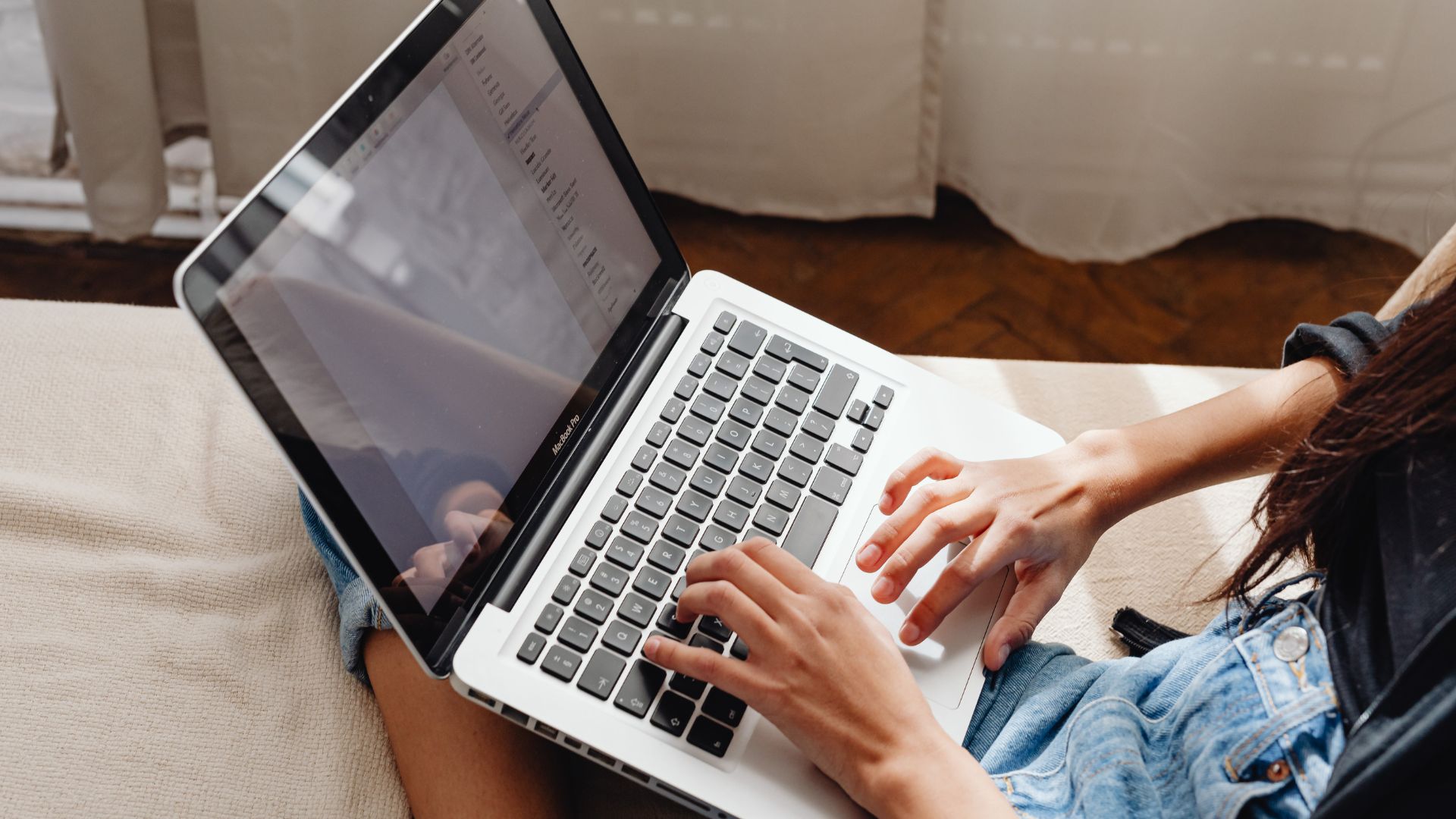 Internet avança no Brasil, mas desigualdade digital segue escancarada