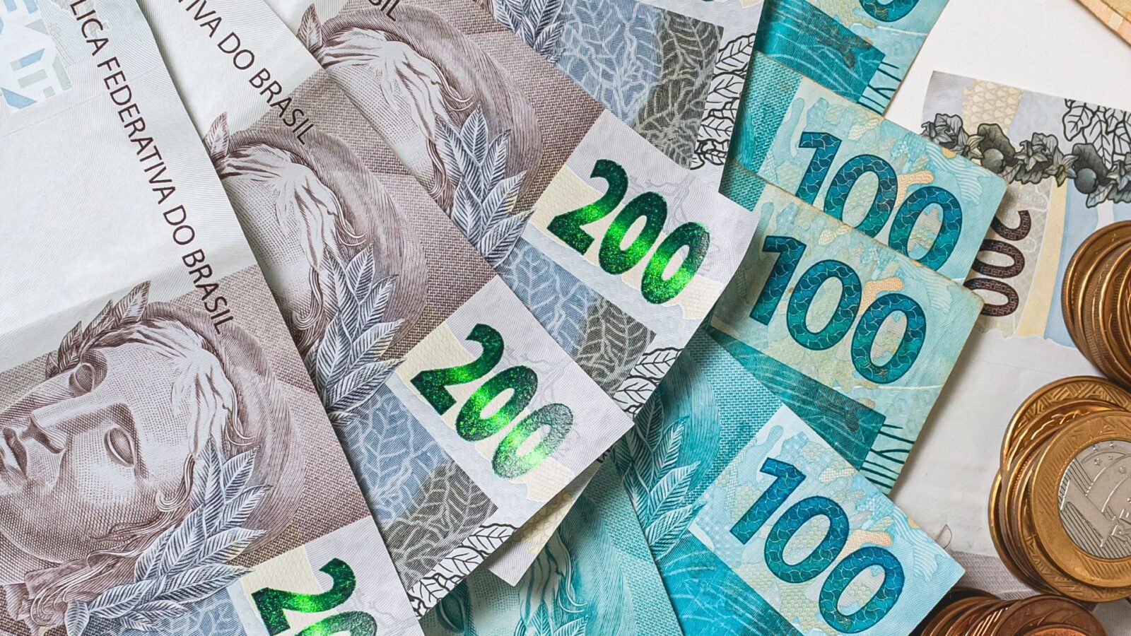 IR zero para salários de até R$ 5 mil começa a valer neste mês