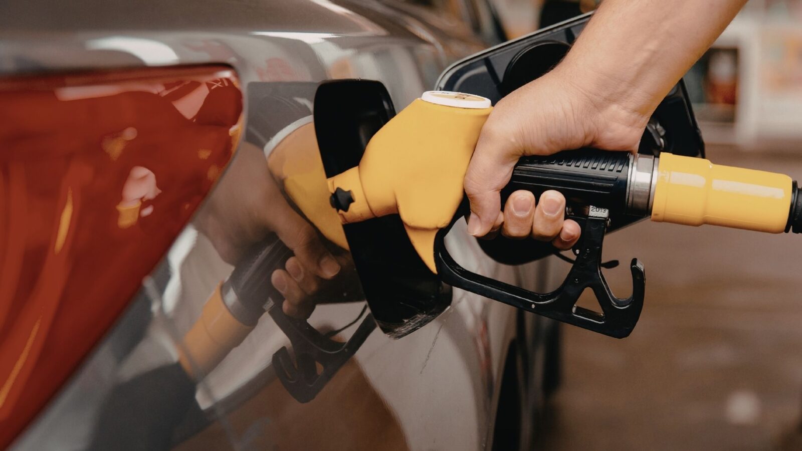 Com tensão no Oriente Médio, gasolina dispara e passa de R$ 6 em Campo Grande