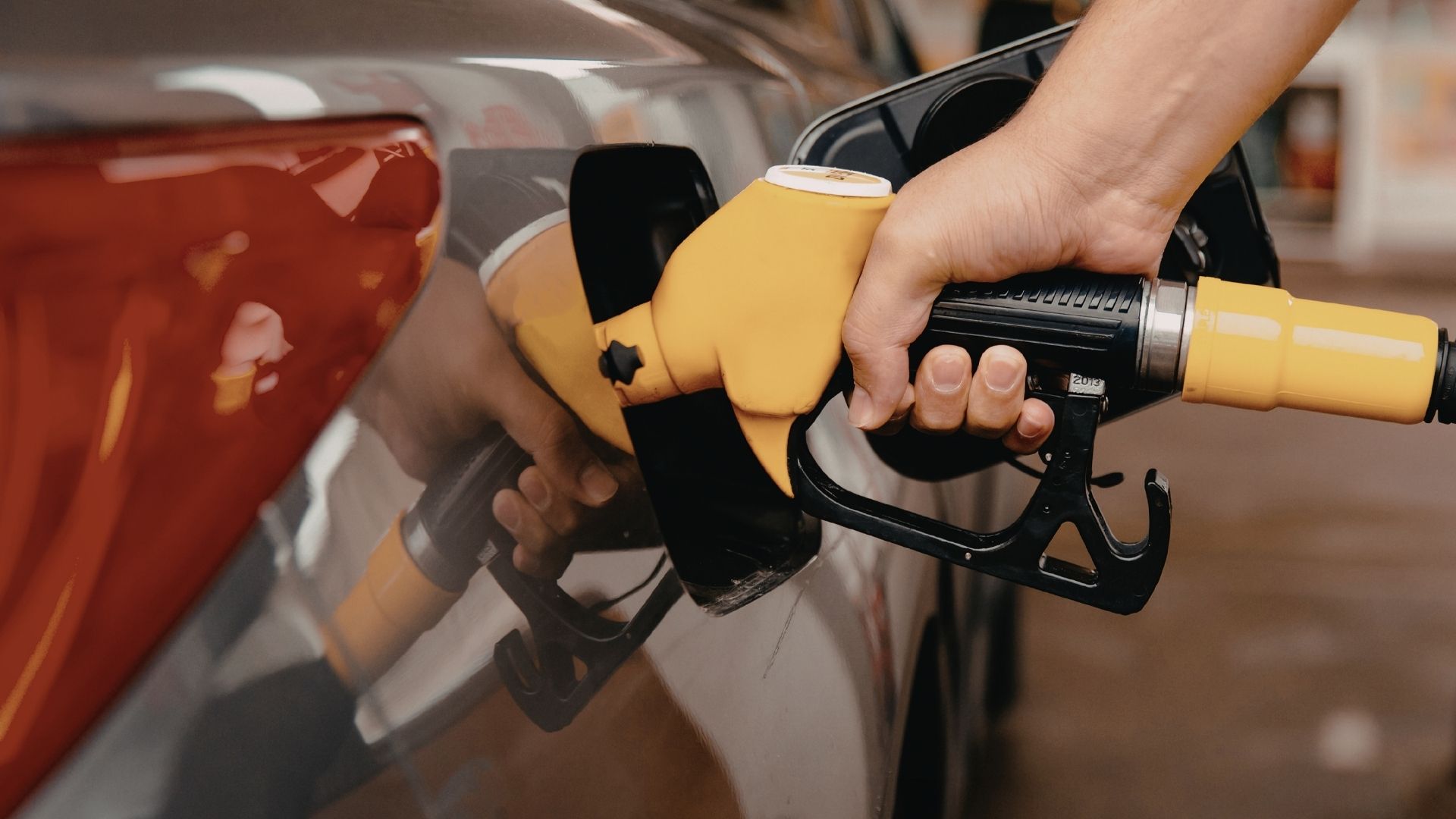 Com tensão no Oriente Médio, gasolina dispara e passa de R$ 6 em Campo Grande