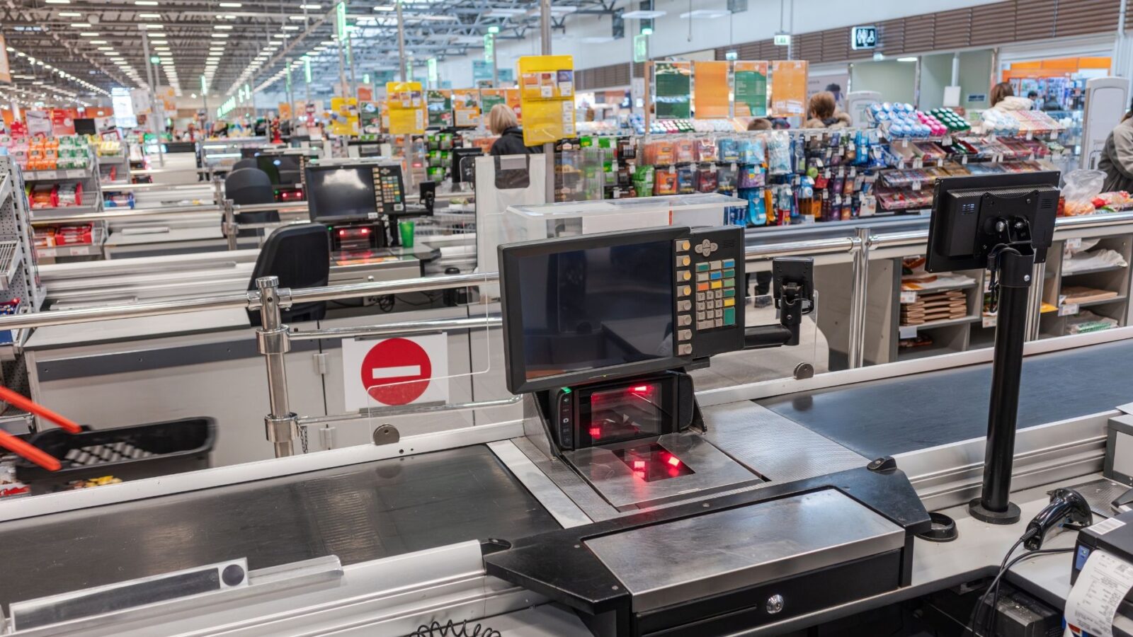 Redução da jornada para 40 horas pode elevar custos das empresas em R$ 158 bilhões, aponta FecomercioSP