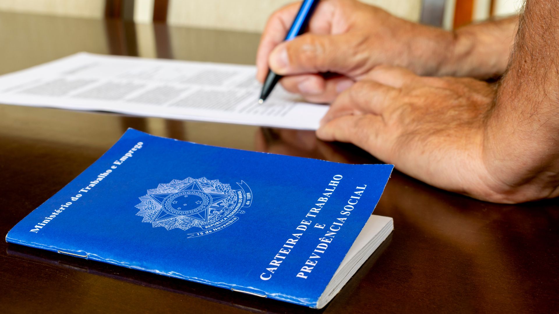 INSS envia aviso sobre 13º e alerta beneficiários contra golpes